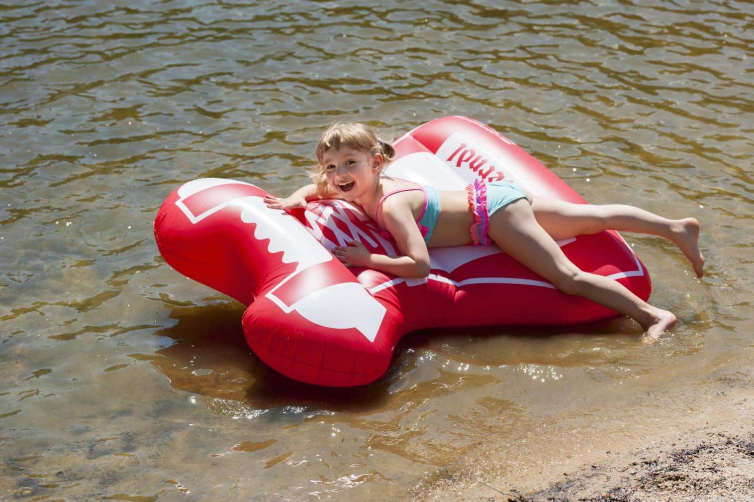 Aufblasbares Schwimmdirndl - meinherzschlag.de