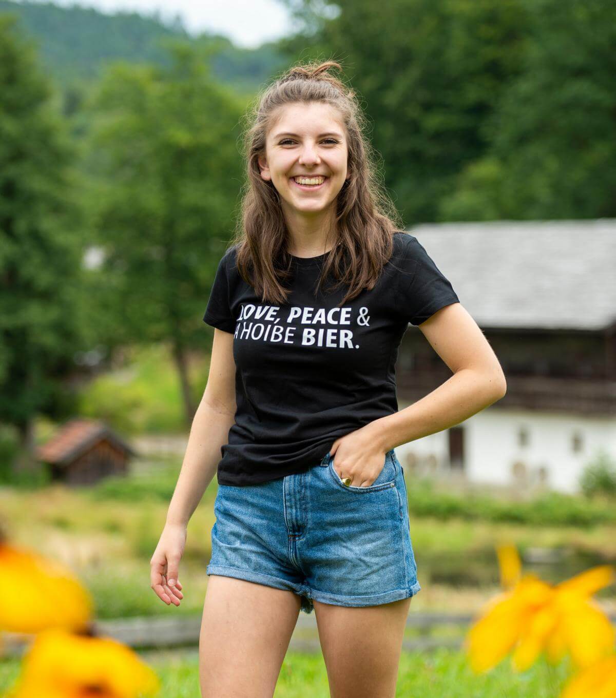 Damen - Shirt "Love, Peace & A Hoibe Bier" - meinherzschlag.de