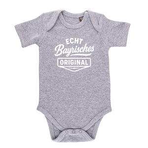 Baby Body "Echt bayrisches Original" von meinherzschlag – Produktbild 5 von 8.