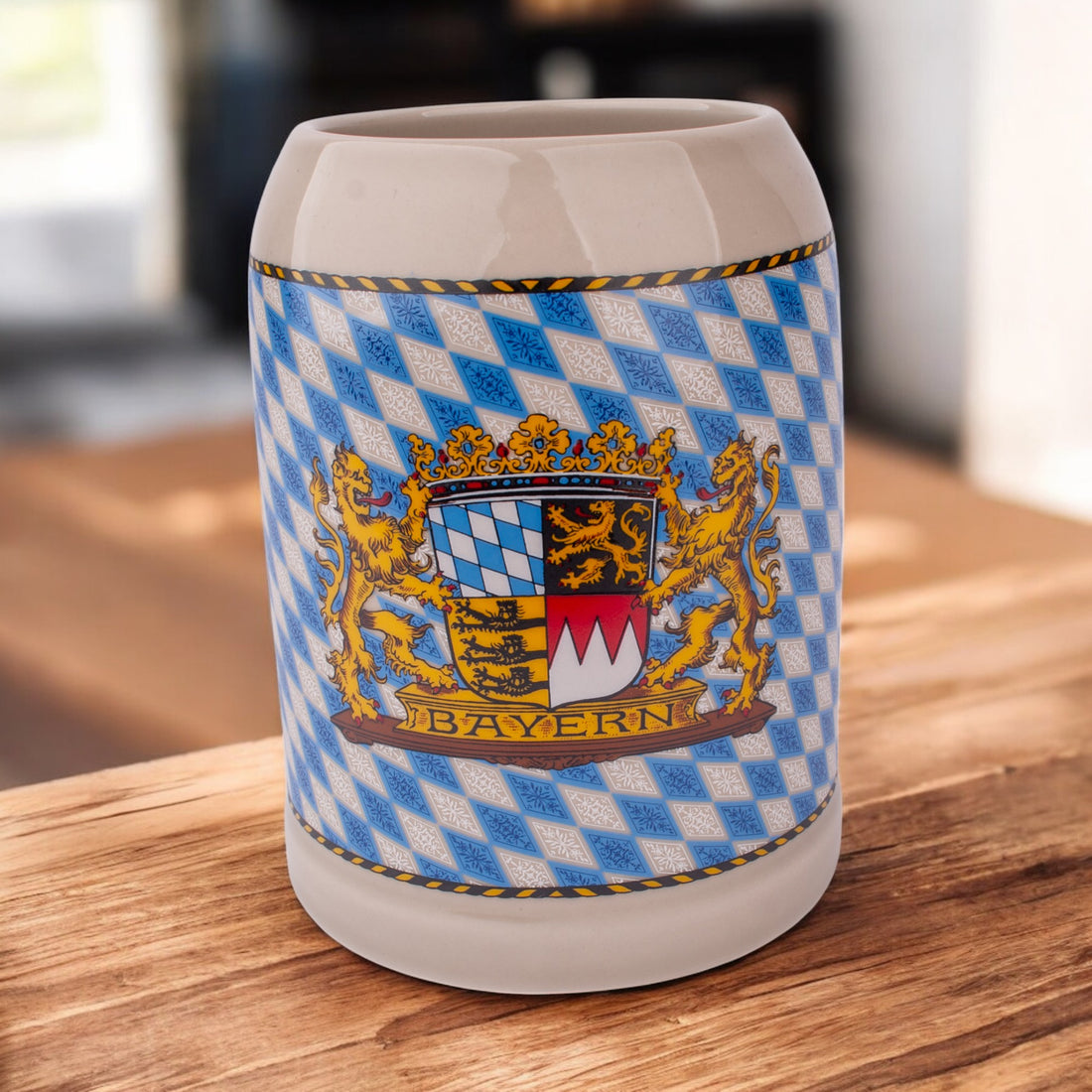 Stein-Bierkrug mit Bayern-Rauten