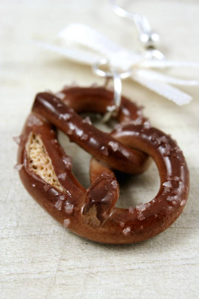 Handgemachte Brezn-Ohrringe