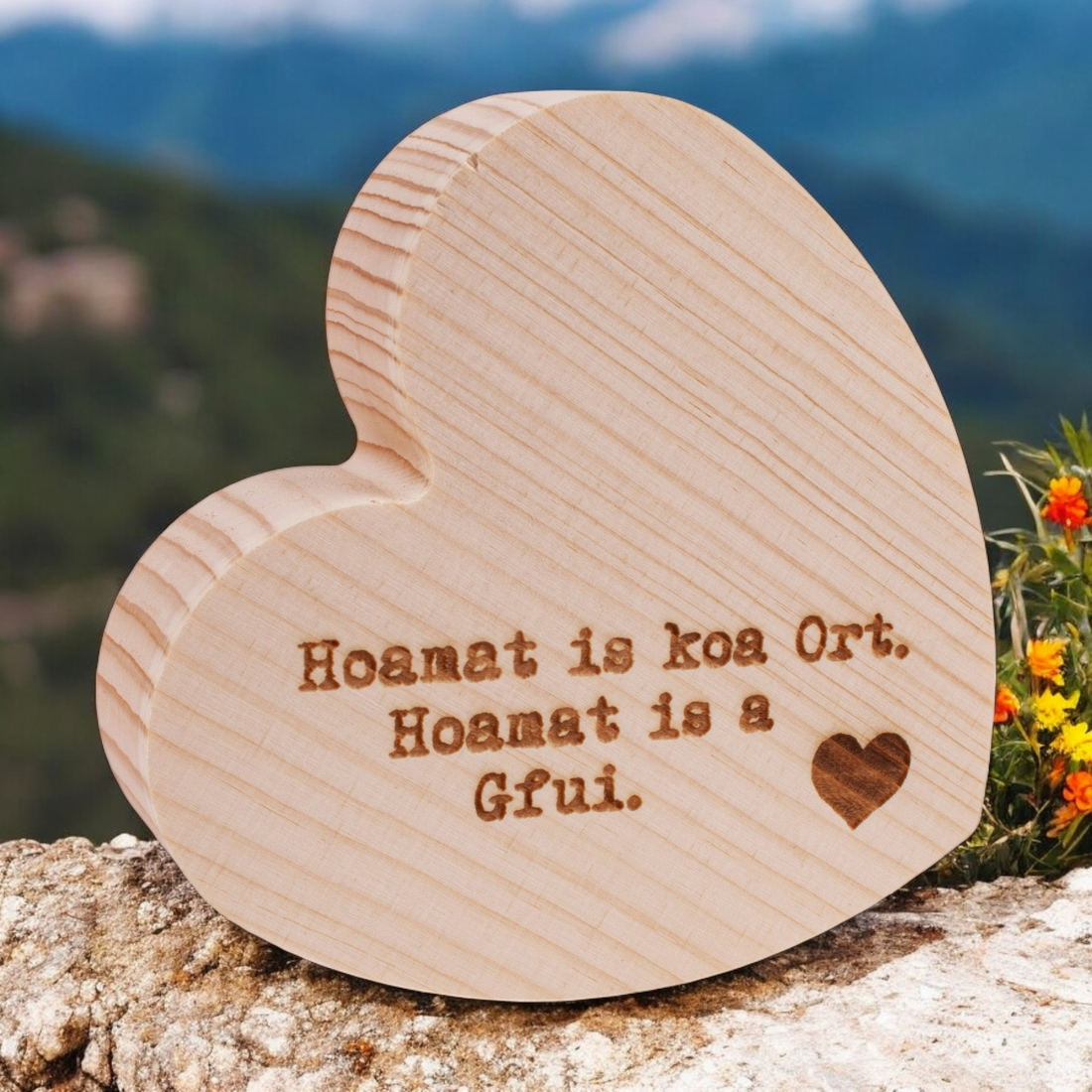 Holzherzerl "Hoamat is a Gfui"