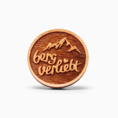 Holz-Ansteck-Pin "bergverliebt"