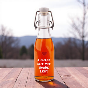 Likör/Schnaps "A guade Zeit mit guade Leit!" von meinherzschlag – Produktbild 5 von 7.