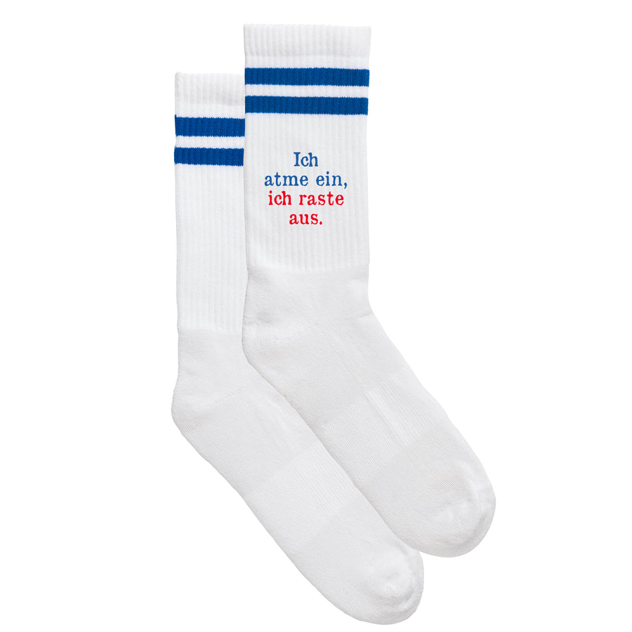 Sportsocken "Ich atme ein, ich raste aus." von meinherzschlag – Produktbild 2 von 6.