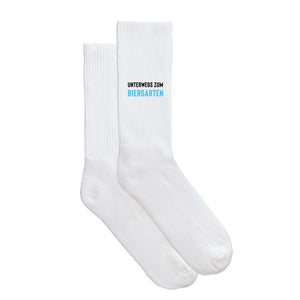 Sportsocken "Unterwegs zum Biergarten" von meinherzschlag – Produktbild 5 von 6.